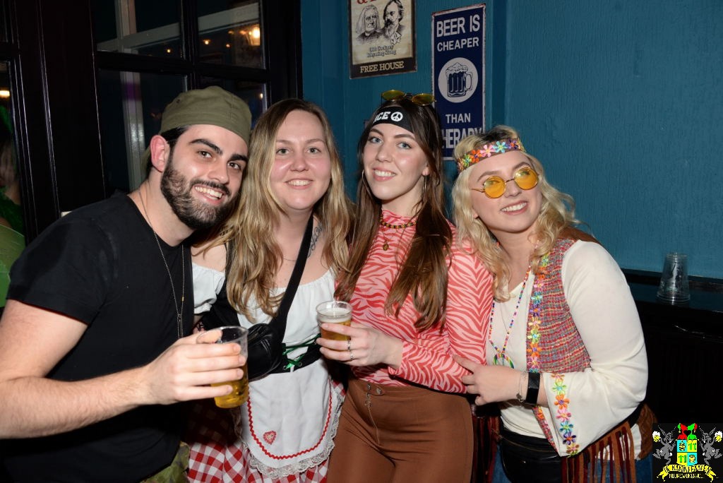 ../Images/Carnavals vrijdagavond in VdG 085.jpg